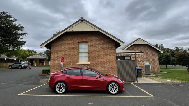 Destination chargers maker for convenient spot to top up the battery.