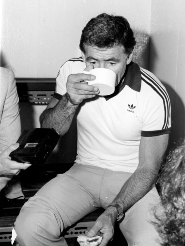 Richmond coach Tom Hafey has a drink during the 1980 Elimination Final.