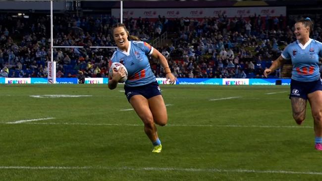 Isabelle Kelly had clear air in front of her. Photo: Channel 9