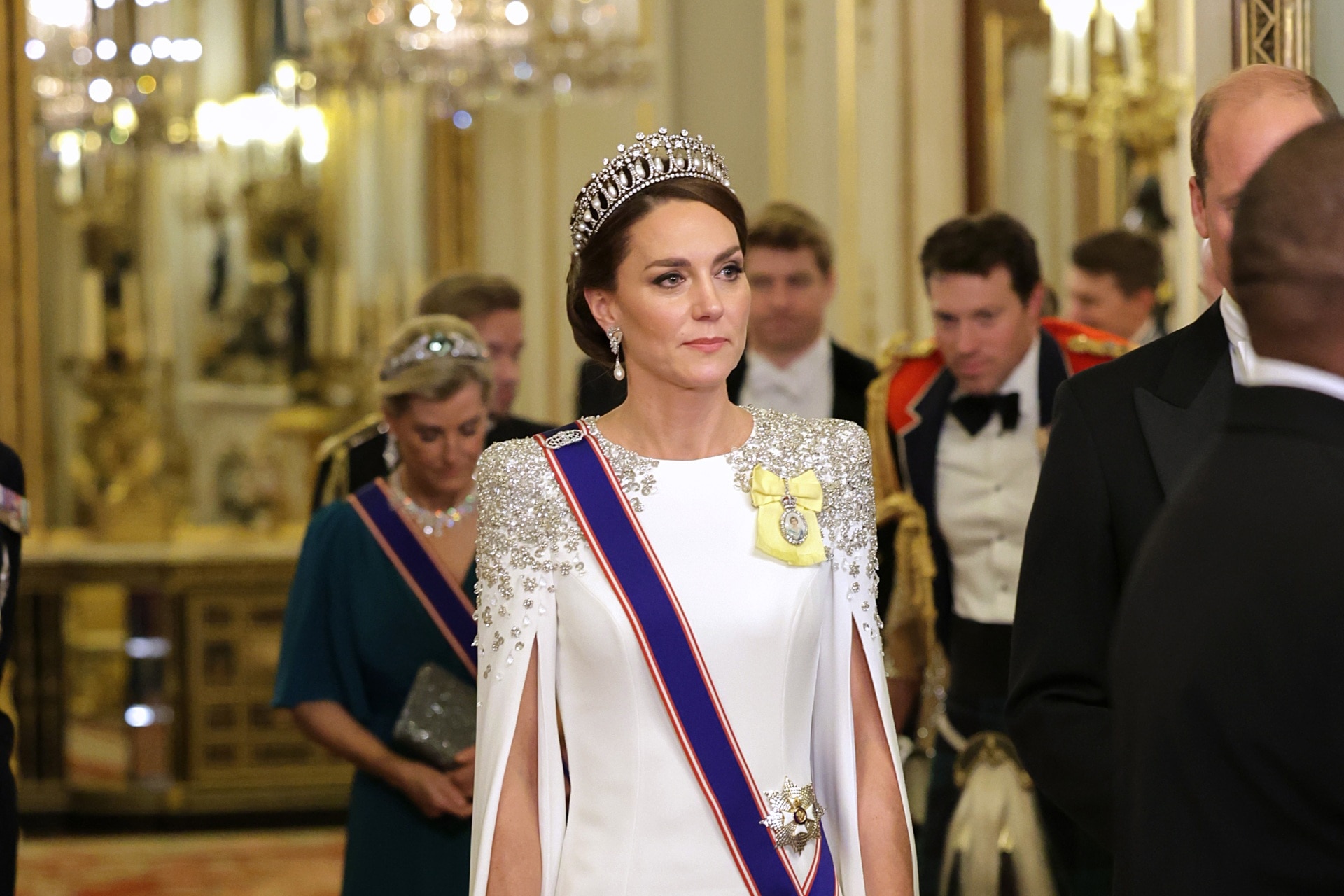 Что случилось с принцессой уэльской кейт. Кэтрин Миддлтон на коронации. Принцесса Уэльская Кейт 2022. Принцесса Кейт на коронации.