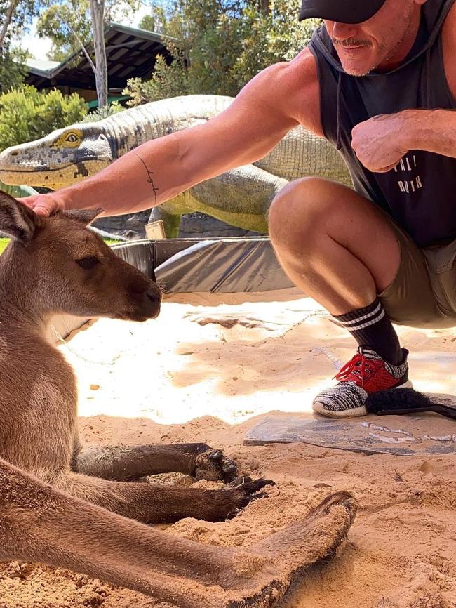 Luke Evans at the Australian reptile park on the Central Coast https://www.instagram.com/p/CKFP0NxgIMO/?igshid=1s0doltq4m12g