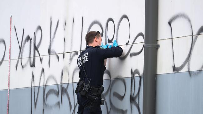 SYDNEY, AUSTRALIA : NewsWire Photos - JANUARY 30 2025; Police and forensics are at the back of Mount Sinai College in the carpark in Maroubra as new anti-semitic graffiti plastered on property at in Sydney continues to suffer a spate of anti semitic attacks. Picture: NewsWire/ Gaye Gerard