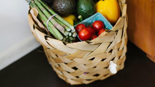 10 easy ways to cut back on your grocery bill