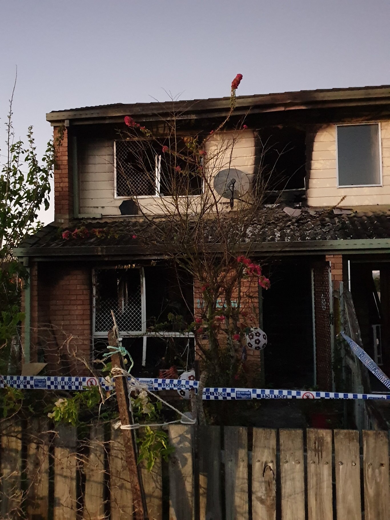 A Gympie unit was gutted by fire in the early hours of Tuesday morning.