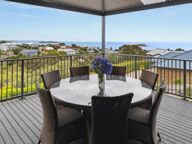 7 Theisenger Court, Encounter Bay. Picture: realestate.com.au