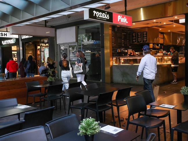 MELBOURNE, AUSTRALIA - NewsWire Photos 28 March , 2021: The wage subsidy scheme JobKeeper ends today which will leave certain businesses and employees facing a very uncertain future. Few customers at a Swanston Street restaurant in the CBD.Picture : NCA NewsWire / Ian Currie