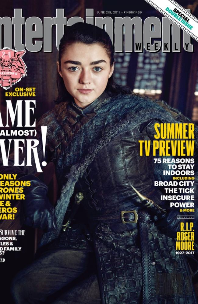 The EW cover image of Maisie Williams as Arya Stark clearly shows the Catspaw dagger sitting at her left hip, while she still has Needle, her old sword, on the opposite side.