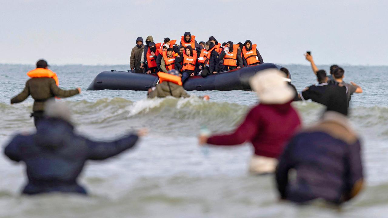 Smuggler’s boat’s heart-stopping moment captured