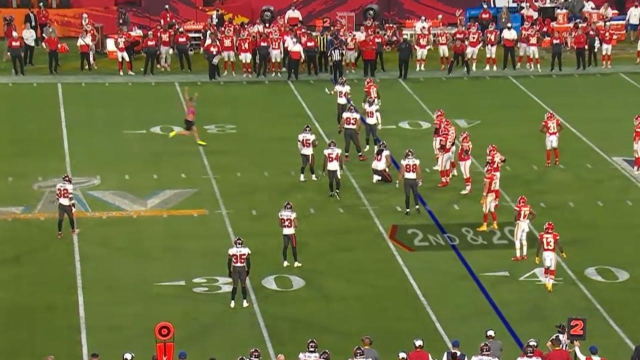 Super Bowl streaker halts game between Chiefs and Bucs in 4th quarter