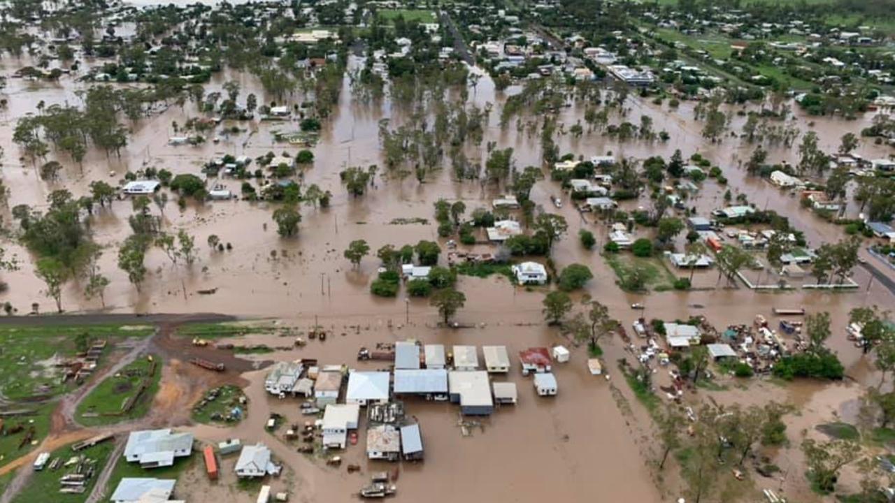 QLD storm floods cars, causing chaos for major roads, motorways | news ...