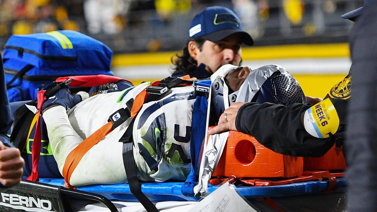 October 16, 2022: Seattle Seahawks linebacker Darrell Taylor (52)  celebrates with Seattle Seahawks s