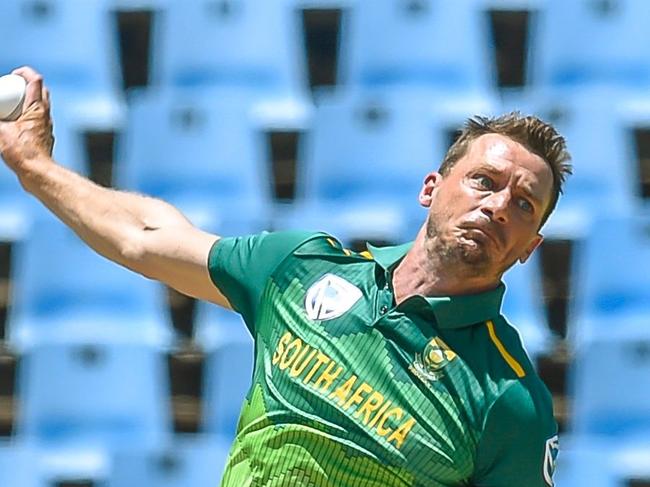 South Africa's bowler Dale Steyn plays a shot during the 3rd ODI match between South Africa and Pakistan at the SuperSport Park cricket stadium on January 25, 2019 in Pretoria. (Photo by Christiaan Kotze / AFP)