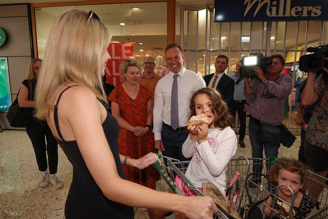 Queensland State Election coverage with the Queensland Premier Steven Miles. Steven visits Caneland Central and gets a selfie with Yvette and Camila 5. Pics Adam Head