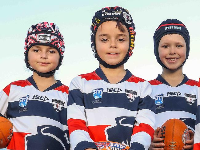 Push for mandatory helmets in junior footy