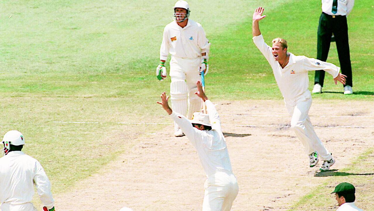 Sequence of wickets in hat-trick of bowler Shane Warne for Australia against England in second test at MCG in Melbourne. Players appeal as Malcolm is dismissed.                  Sport / Cricket / Action