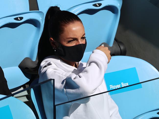 Chiara Passari, girlfriend of Nick Kyrgios watches him play.