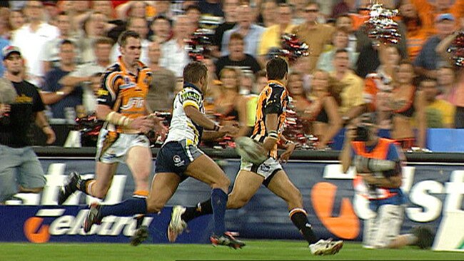 Benji Marshall’s famous flick pass to Pat Richards in the Tigers’ 2005 grand final win. Picture: Channel Nine.