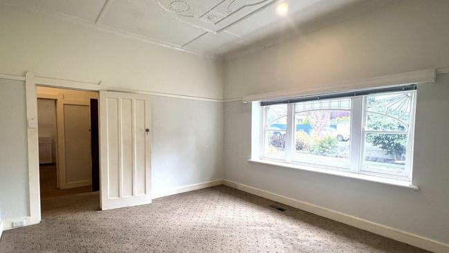 143 Kambrook Rd, Caulfield is for rent for $830 a week.