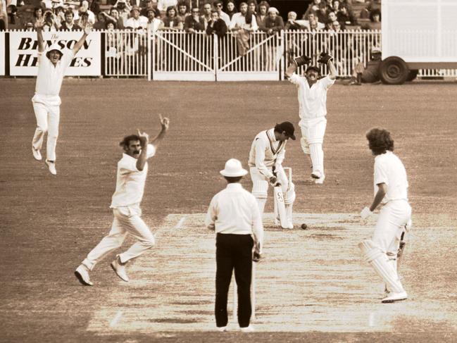 Dennis Lillee traps Alan Knott lbw to end the Test. 1977 Centenary Test. Australia v England. MCG. 17/03/1977.