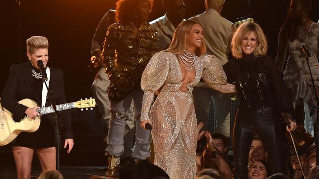 Beyonce with the Chicks at the 2016 CMAs. Picture: Rick Diamond/Getty