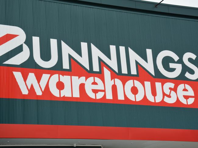 A new mega Bunnings opening its doors in Western Australia is the state’s biggest, featuring a nation-first for the ever-popular hardware chain and full-room displays that should give Ikea a run for its money. The new store, which replaces the current Midland Warehouse, spans more than 21,000 square metres - nearly 7000 sqm larger than the existing store - with more than double the amount of car parking at about 480 bays. Picture: NCA NewsWire / Rebecca LeMay