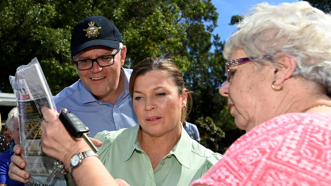 Mr Morrison visits victims of the recent flood with his wife Jenny Morrison. Picture: Bianca De Marchi/NCA NewsWire