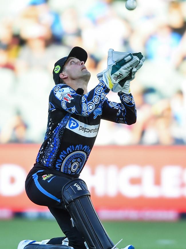 Alex Carey catches the Hurricanes’ Mac Wright during BBL13. Picture: Mark Brake/Getty Images