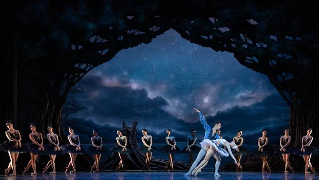 Oscar Valdes as Sebastian and Kiki Saito as Odette with the dancers of West Australian Ballet in Swan Lake. Picture: Clinton Bradbury