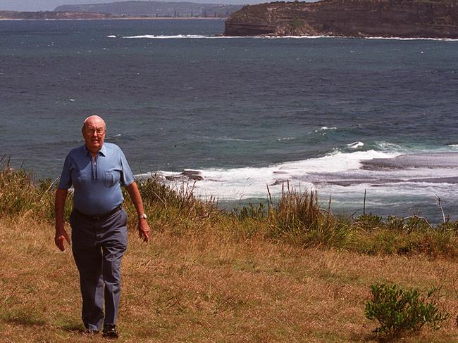 Wal Williams on the northn headland at Mona Vale beacj on 2000. Picture: Joe Murphy