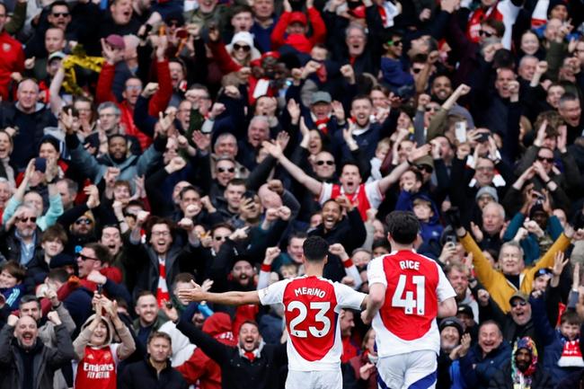 Mikel Merino (centre) scored Arsenal's winner against Chelsea