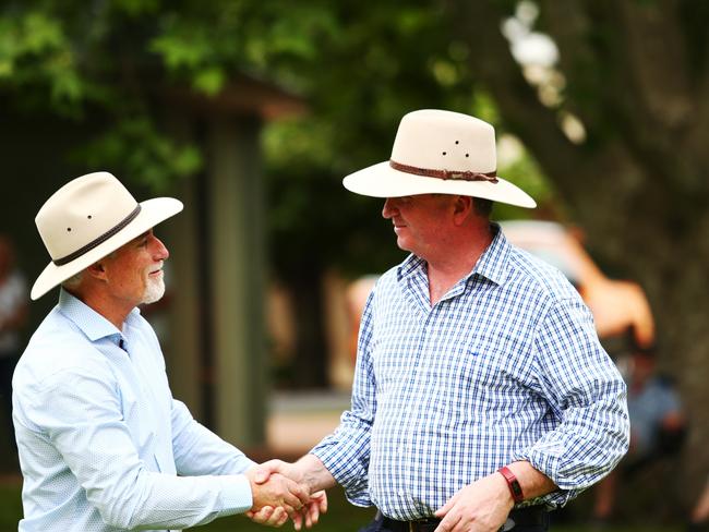 Barnaby Joyce meets up with Inverell Mayor Paul Harmon. Picture Peter Lorimer.