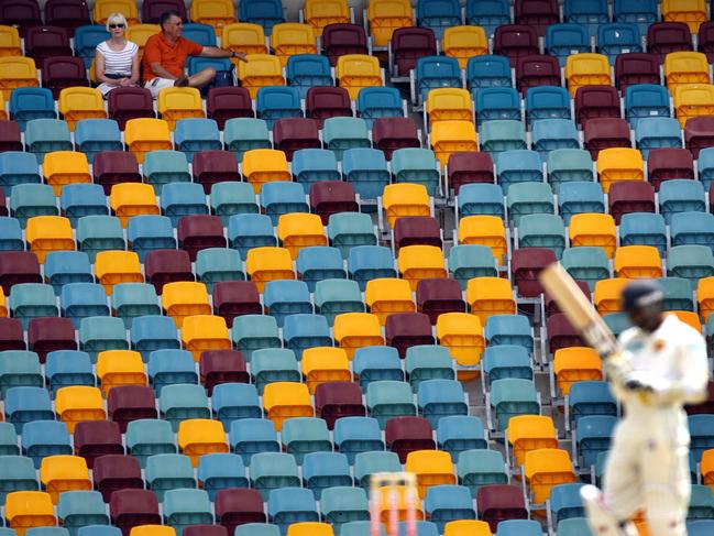 12/11/07 Pics from Day 4 of the first test between Australia and Sri Lanka at the Gabba in Brisbane. A small crowd turned up for day five. Pics Adam Head