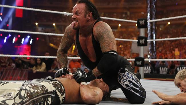 20 Most Popular WWE Wrestlers: From The Undertaker to Hulk Hogan