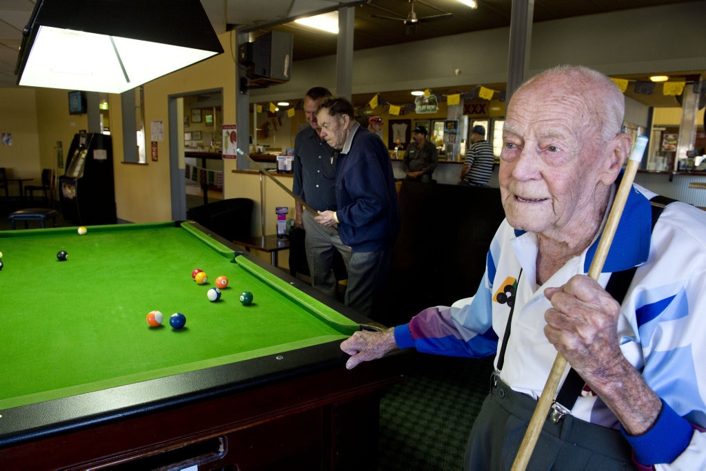 POOL PALS: Milne Bay veterans Bert Miles ( on right ) and Kev Olsen meet regularly at The Newyown Hotel for a meal and game of pool . Thursday, Apr 16 , 2015 . Photo Nev Madsen / The Chronicle. Picture: Nev Madsen