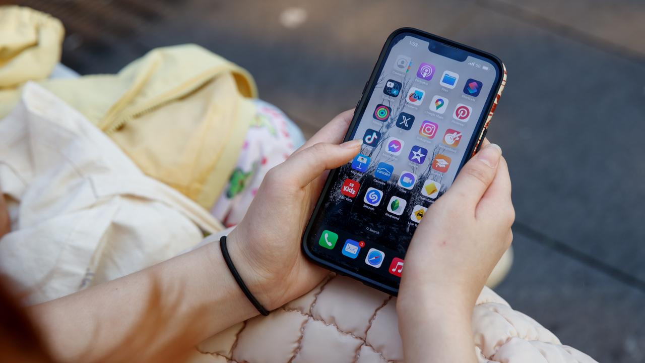 The ban will bar under-16s from being able to access social media platforms such as Facebook, Instagram, Snapchat, Reddit and X (formerly Twitter). Picture: NewsWire / Nikki Short