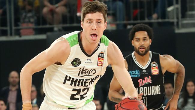 Dane Pineau in action against Melbourne United. Picture: Michael Klein.