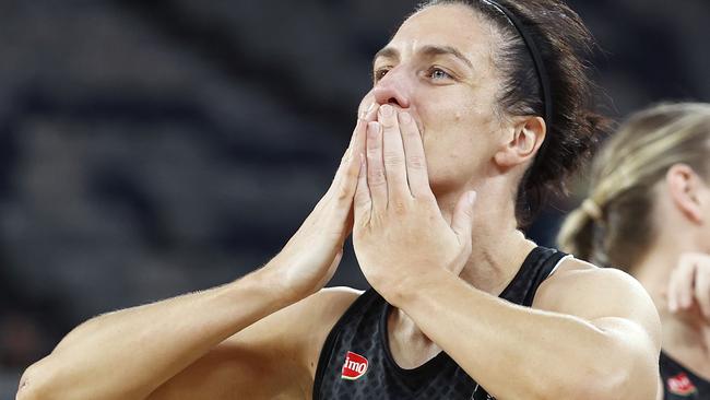 Ash Brazill of the Magpies thanks the crowd. Photo: Getty Images