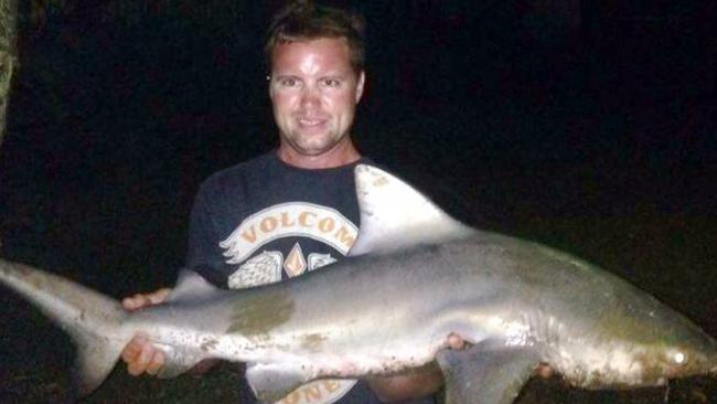 Amateur shark hunters are hauling in about 100 sharks every week | Gold ...