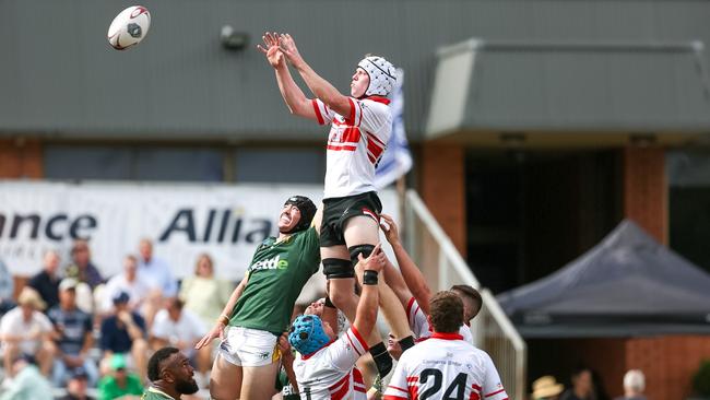 Alex Kerr winning a lineout. Picture credit: Anthony Wingard/QRU.