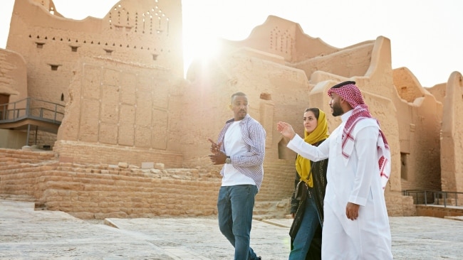 saudi tourist guide