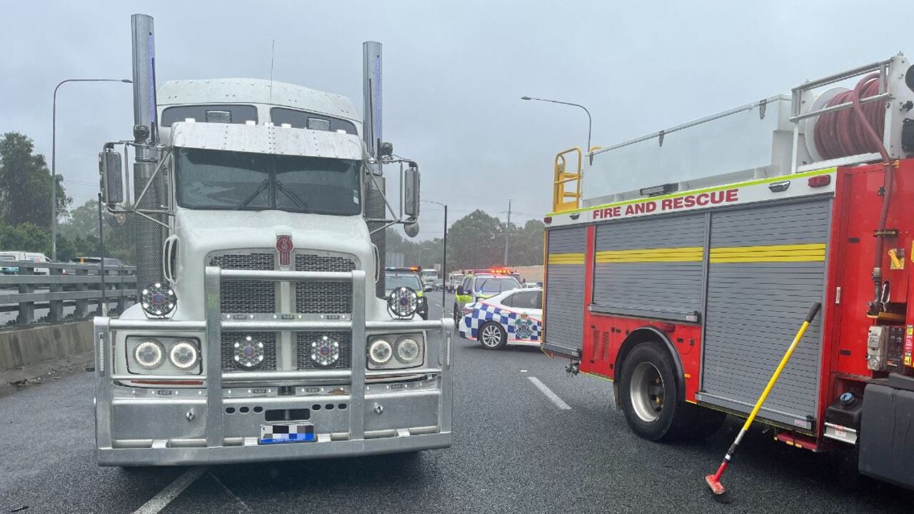 Major Southbound Traffic Delays After Truck Rolls On Pacific Motorway ...