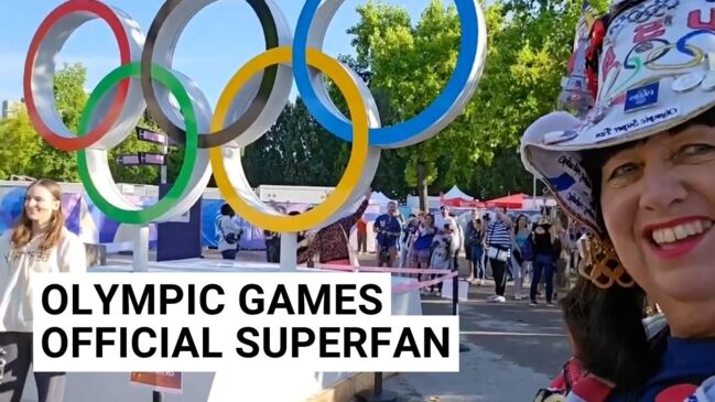 'Olympics Superfan' shows off eye-catching themed outfit