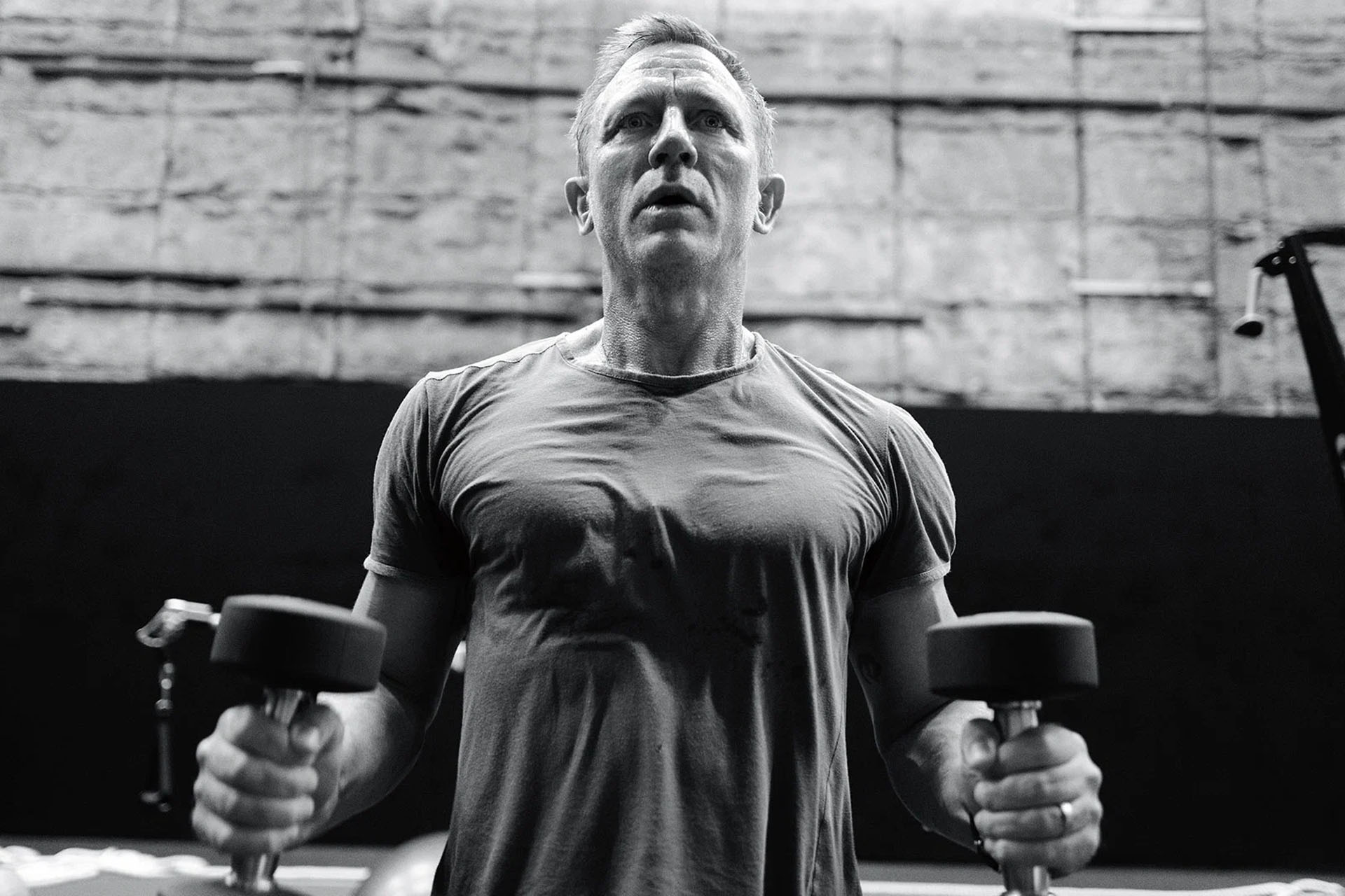 Daniel Craig s No Time To Die Workout Will Get You Bond level Ripped GQ Australia