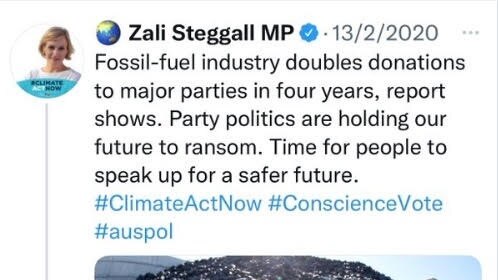 Ms Steggall’s tweets include criticisms of fossil fuel donations, and calls for greater transparency. Picture: Twitter