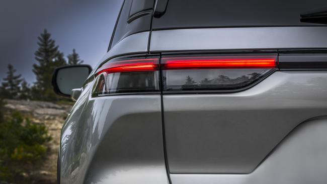 Photo of the 2023 Jeep Grand Cherokee five-seater