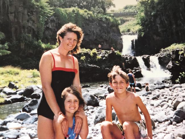 Robards as a child with his mother, Tanya, and sister.