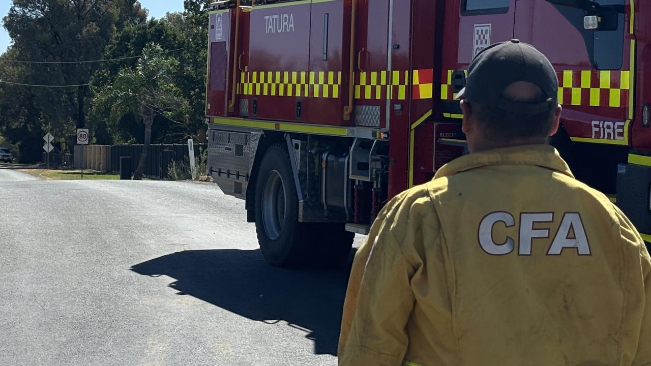 Grass fire burns in Mooroopna