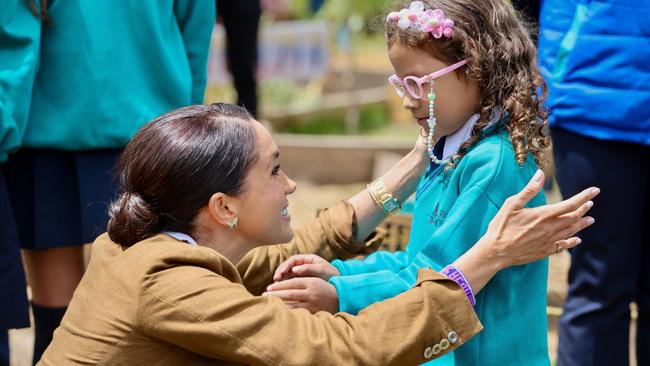 They spoke to the kids. Picture: ANDRES CASTILLA / Colombian Vice-Presidency / AFP