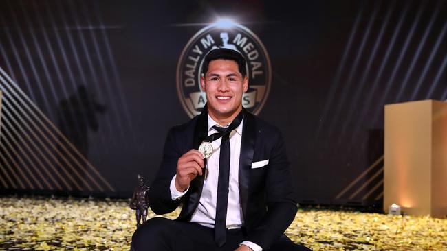 SYDNEY, AUSTRALIA - SEPTEMBER 26:  Roger Tuivasa-Sheck of the New Zealand Warriors poses on stage with the Dally M Award during the 2018 Dally M Awards at Overseas Passenger Terminal on September 26, 2018 in Sydney, Australia.  (Photo by Cameron Spencer/Getty Images)