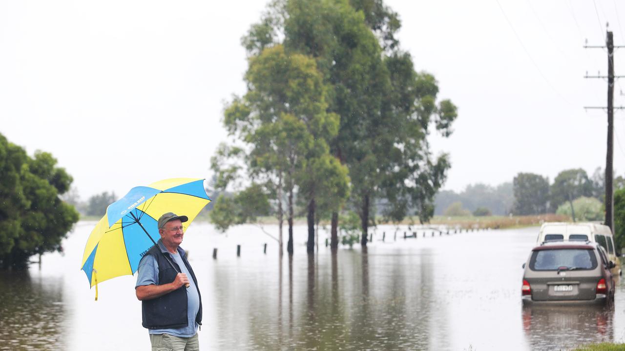 Flood waters rise in Newcastle. Picture: NCA NewsWire / Peter Lorimer.